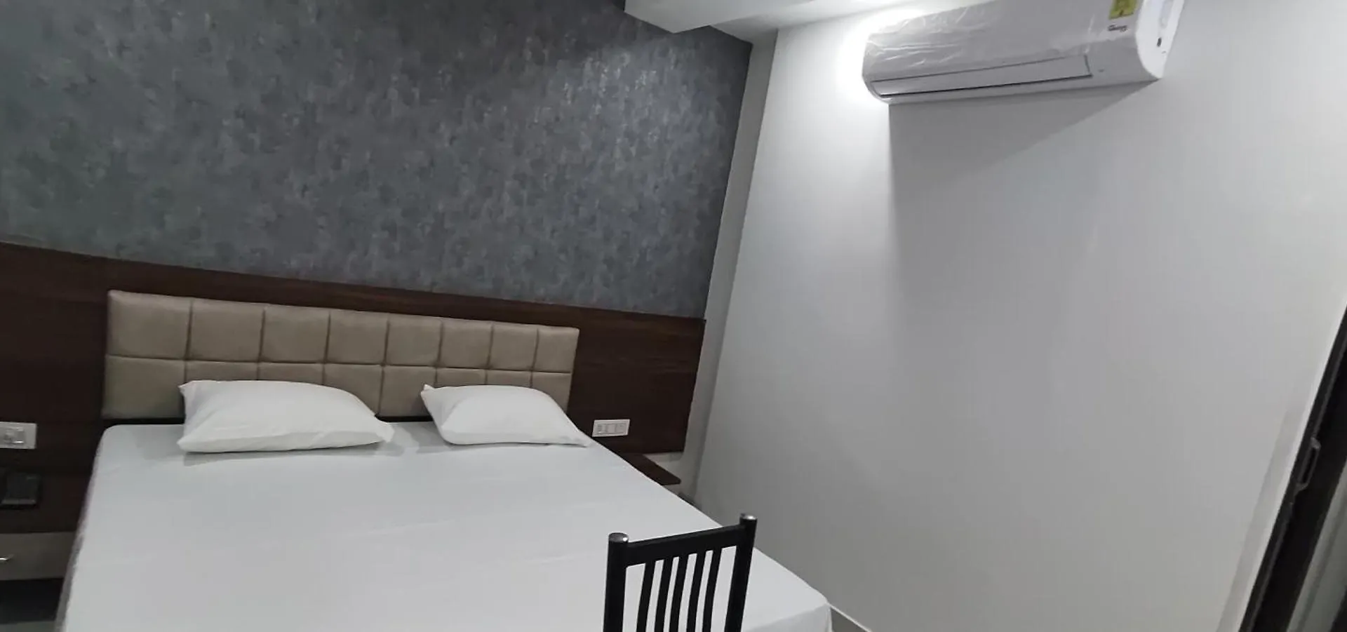 Hotel Shri Vishwanath Varanasi India