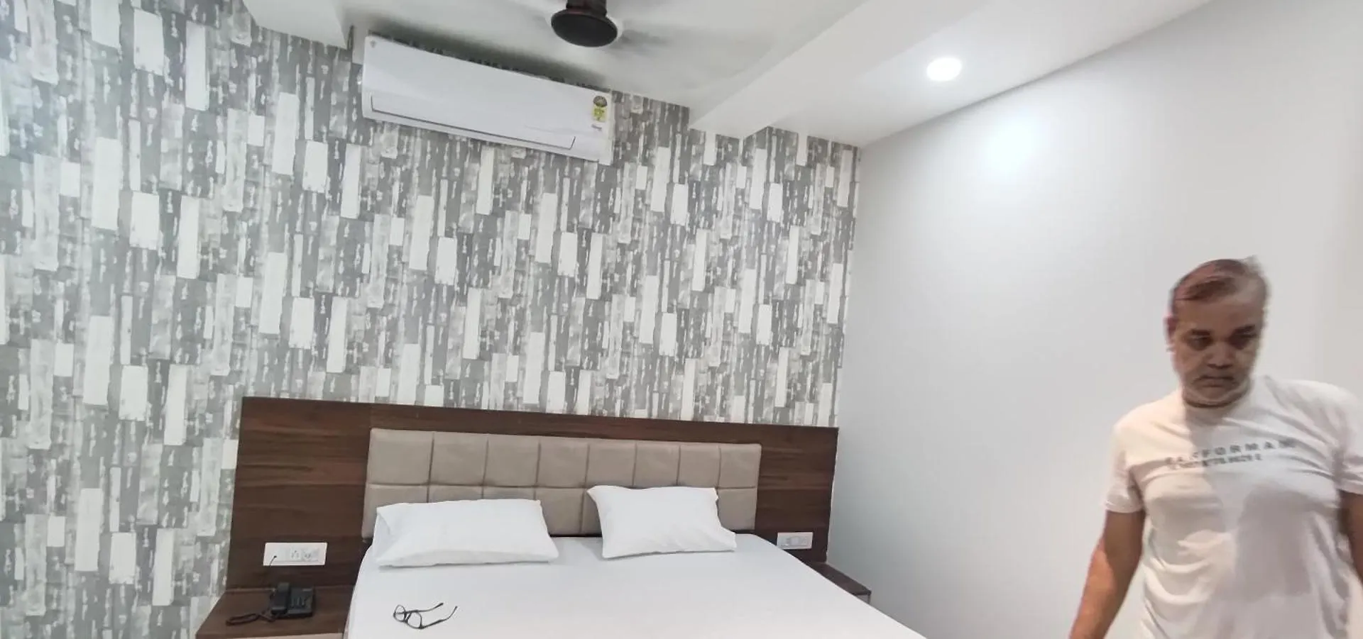*****  Hotel Shri Vishwanath Varanasi India